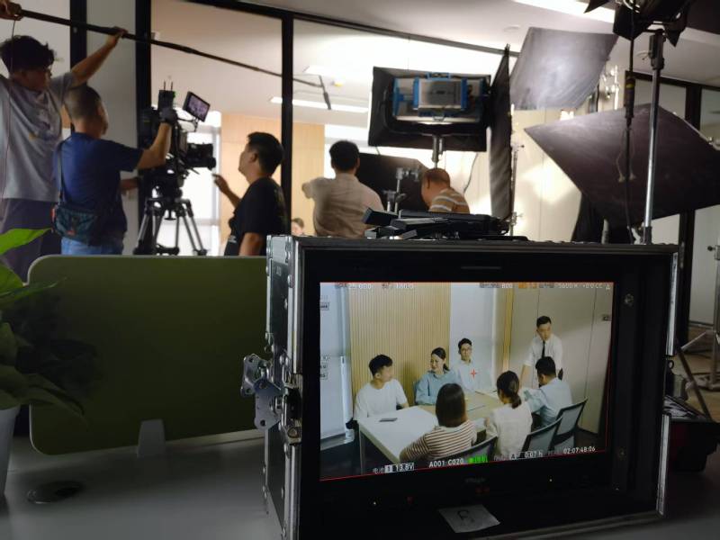 商水县TVC拍摄公司：科技产品视觉化大师，诠释未来感与功能美学
